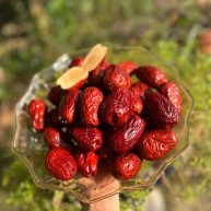 Táo Hòa Điền size 60-70 quả, táo khô tự nhiên trên cây