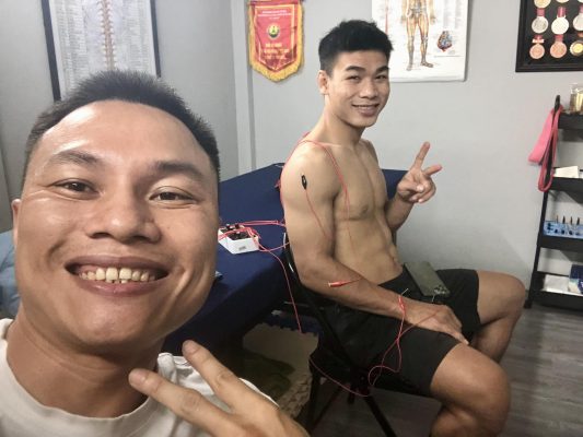 Khám phá phương pháp Đông Y giúp võ sĩ phục hồi chấn thương tự nhiên, giảm đau nhanh, tái tạo sức mạnh và quay lại sàn đấu bền bỉ.